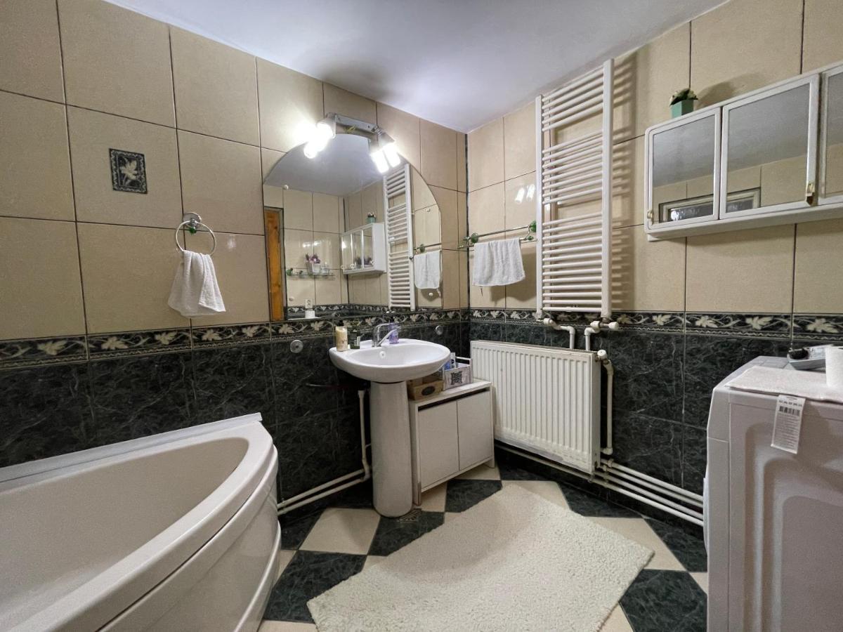 Ada-Ini House Villa Craiova Eksteriør billede